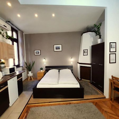 Central Gold Apartment Budapest Exteriör bild
