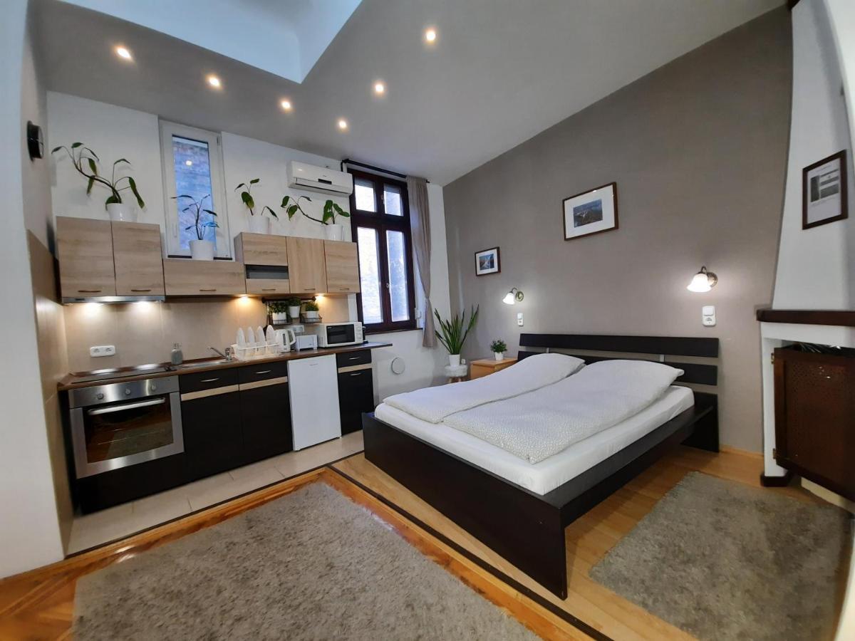 Central Gold Apartment Budapest Exteriör bild