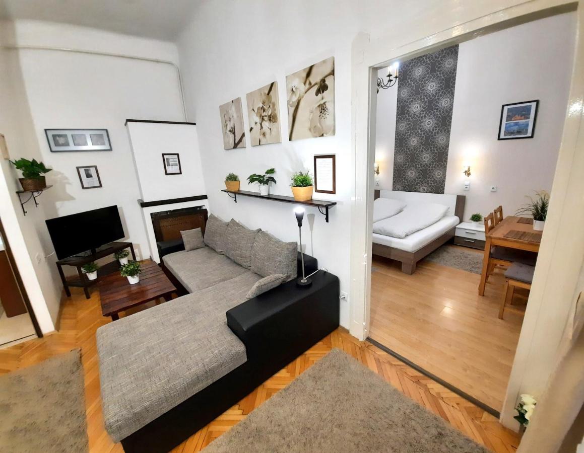 Central Gold Apartment Budapest Exteriör bild